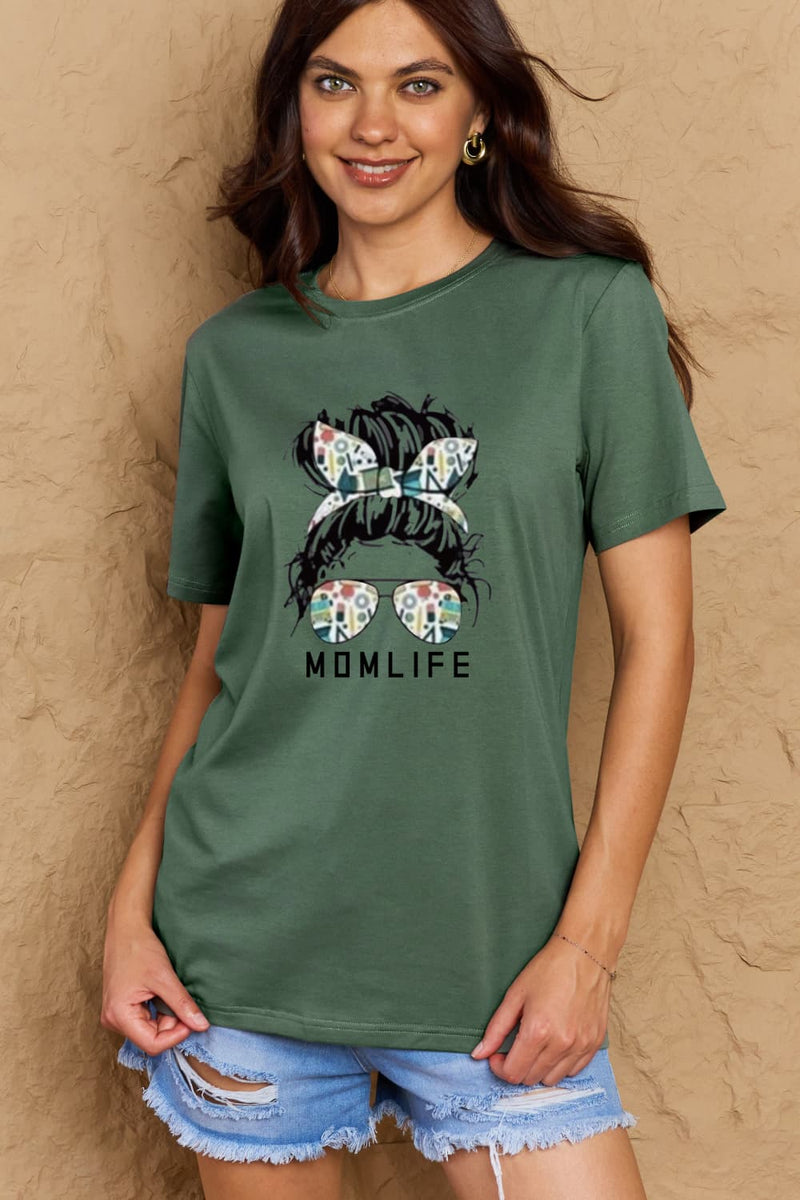 Camiseta de algodón con gráfico MOM LIFE de tamaño completo de Simply Love