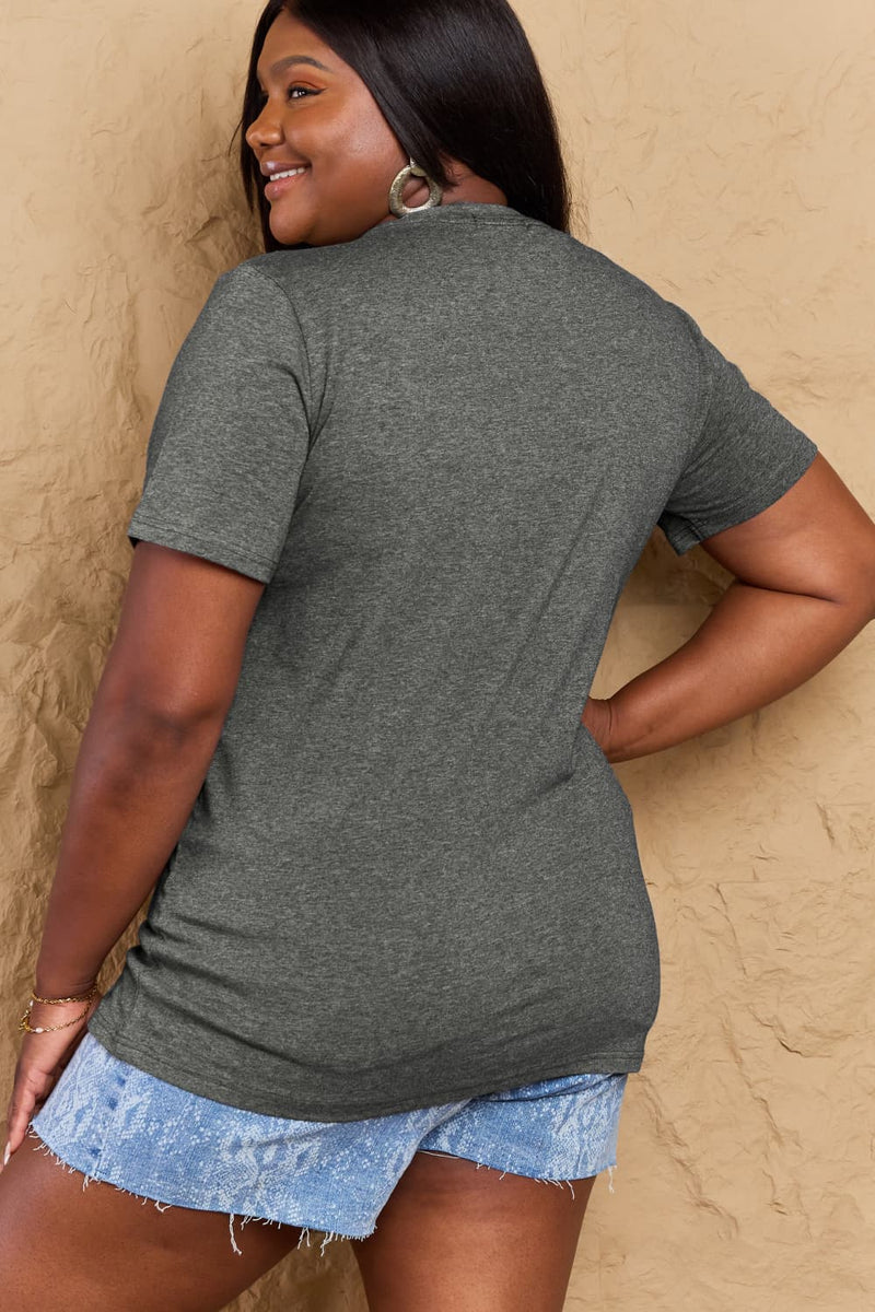 Camiseta de algodón con gráfico MOM LIFE de tamaño completo de Simply Love