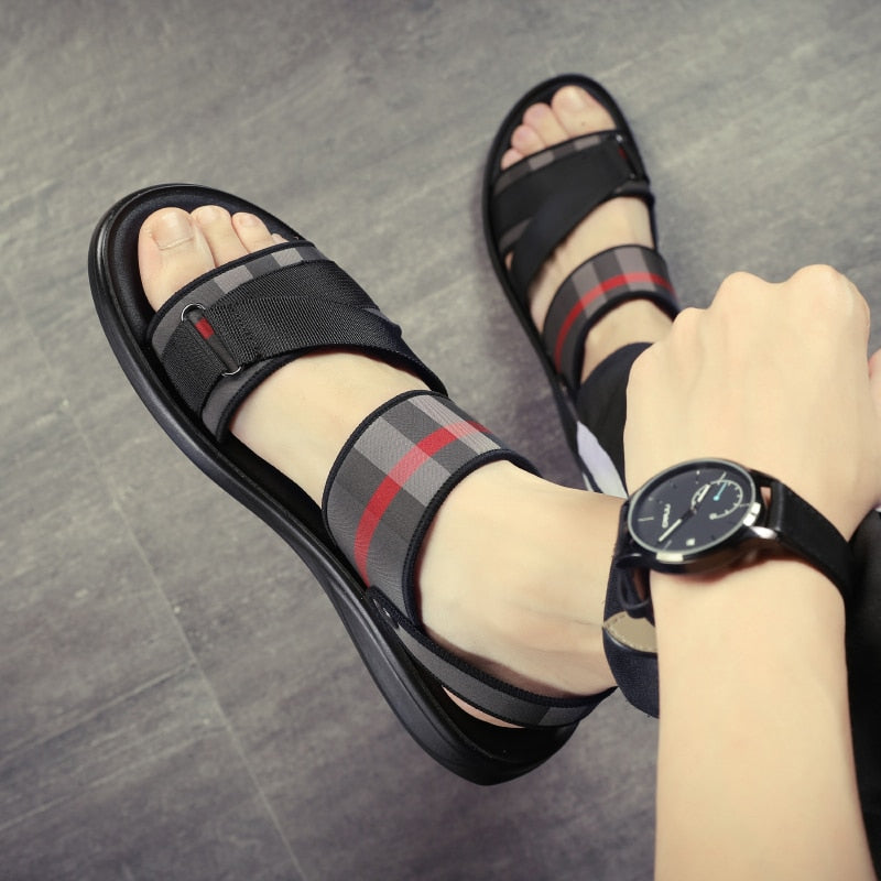 Sandalias antideslizantes al aire libre de moda para hombres