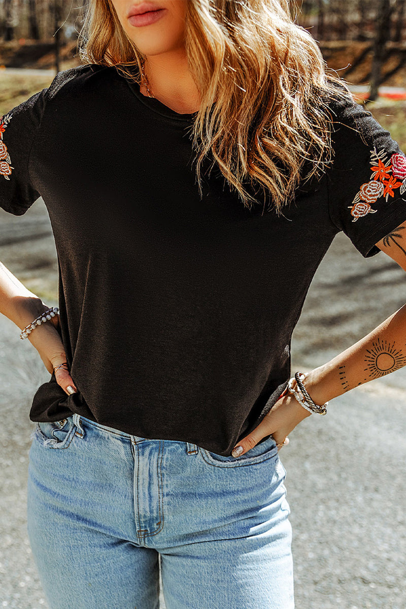 Camiseta bordada con cuello redondo