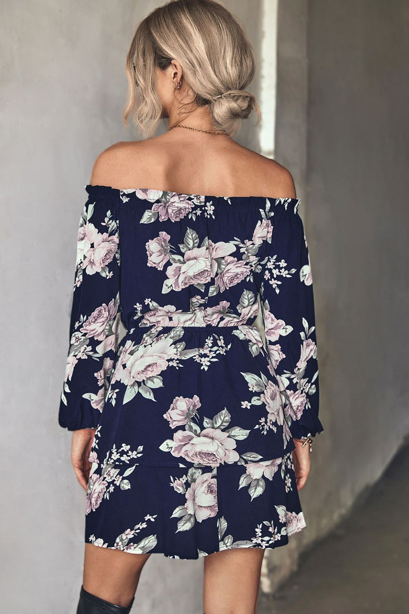 Minivestido floral a capas con hombros descubiertos